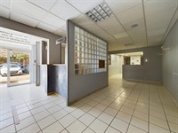 high visibility commercial premises - 3