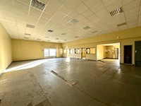800m commercial building - 2