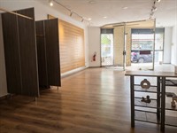 spacious four-room commercial property - 1