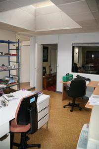 office space of 1000m2 - 1