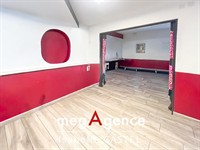 high visibility commercial premises - 3