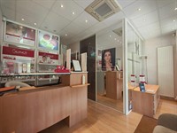 beauty salon walls business - 1