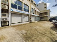 high visibility commercial premises - 1