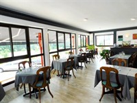 hotel restaurant with swimming - 2
