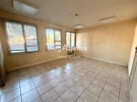 169 sq m commercial - 2
