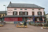 hotel restaurant business town - 1