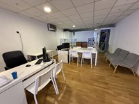 high visibility commercial premises - 3
