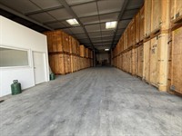 warehouse with offices - 3
