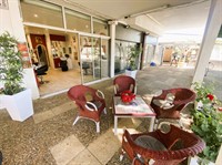 vacant commercial premises for - 1