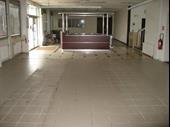 commercial space castres for