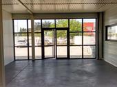 commercial space caissargues for