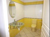 hairdressing salon of 60m2