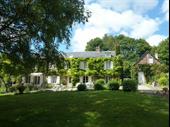 living space of 8000m2
