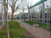 commercial space saint thibault