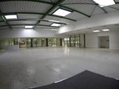 commercial space saint thibault