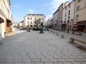 commercial space versailles for