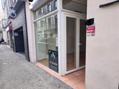 35 sq m retail