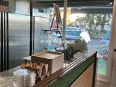 fast food snack bar