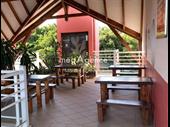 eat-in takeaway restaurant baie